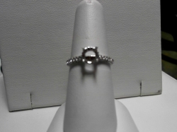 Hearts on Fire  Engagement Ring HBSHEUP00568WC